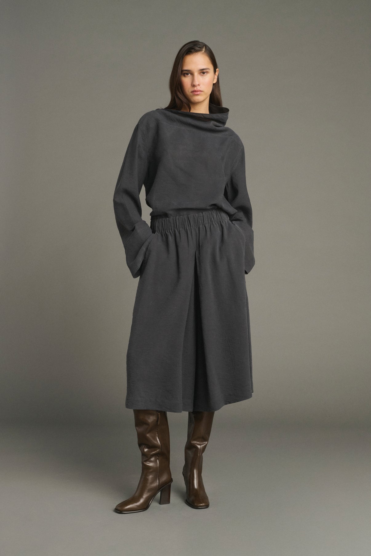 Lexie Bermuda Shorts - Anthracite Grey - Silk - Women vue 1